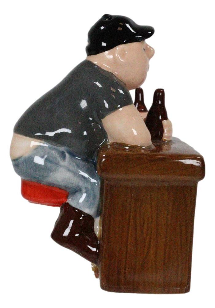 Colorful Mooning Beer Buddies Bar Pub Scene Ceramic Salt And Pepper Shakers Set
