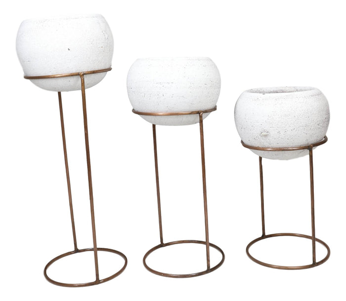 Set Of 3 Modern 3 White Clay Vessel Planter Pots With Metal Wire Stands